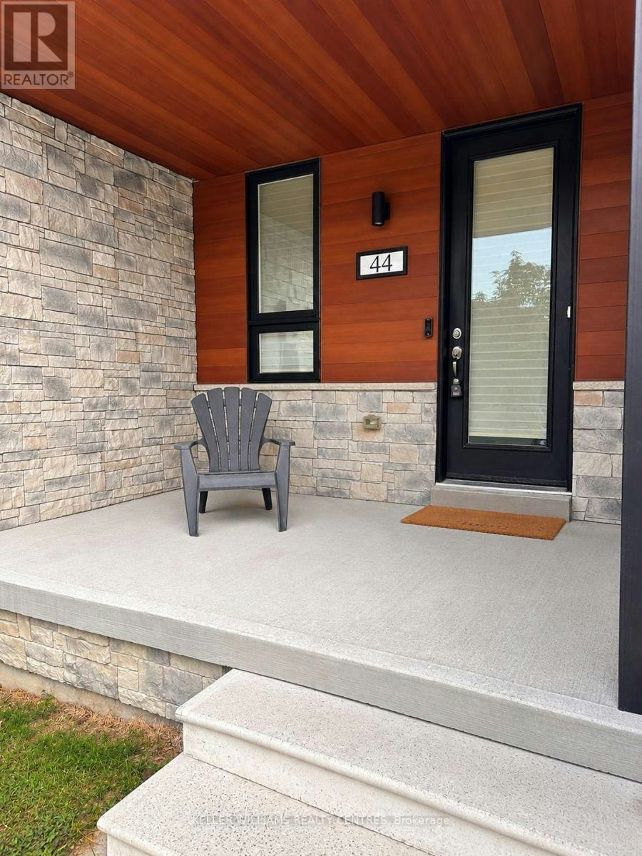44 Eberhardt Drive, Wasaga Beach, ON, L9Z 0K5 - 2