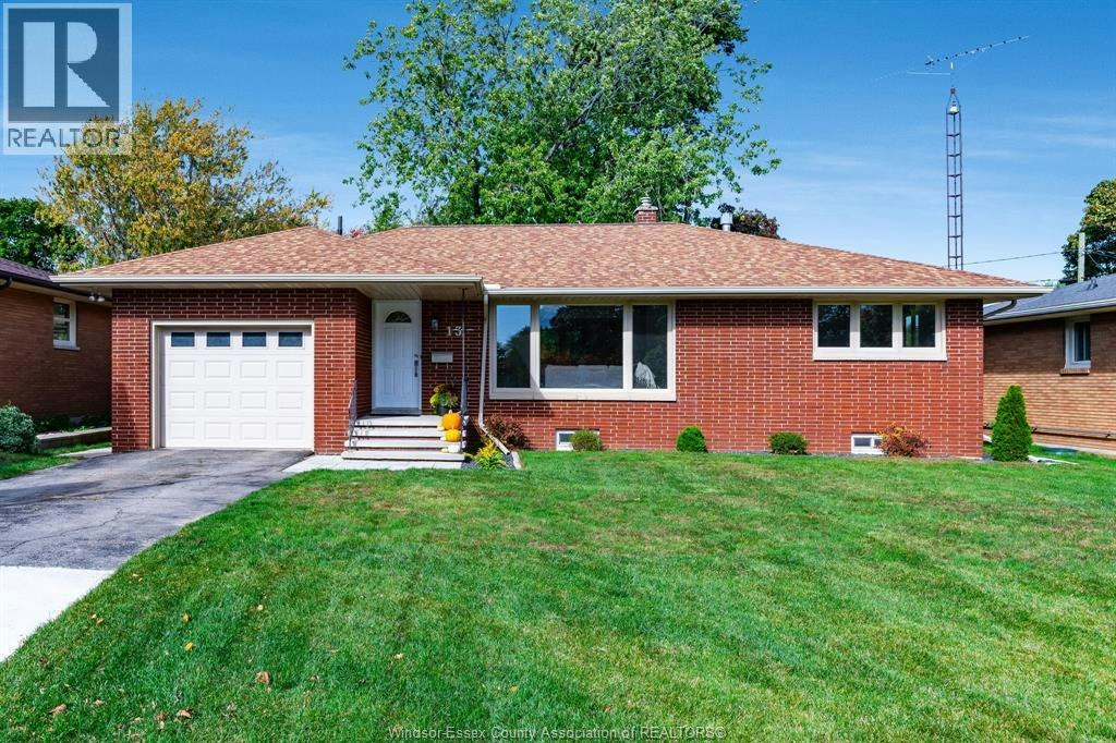 13 Margaret, Leamington, ON, N8H 2J9
