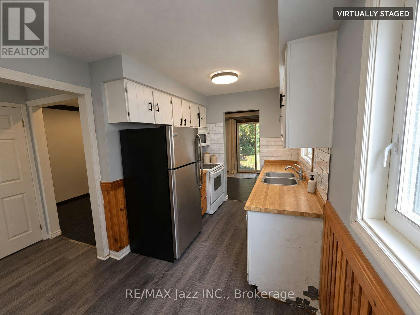 677 Grandview Drive, Oshawa, ON, L1H 7V9 - 5