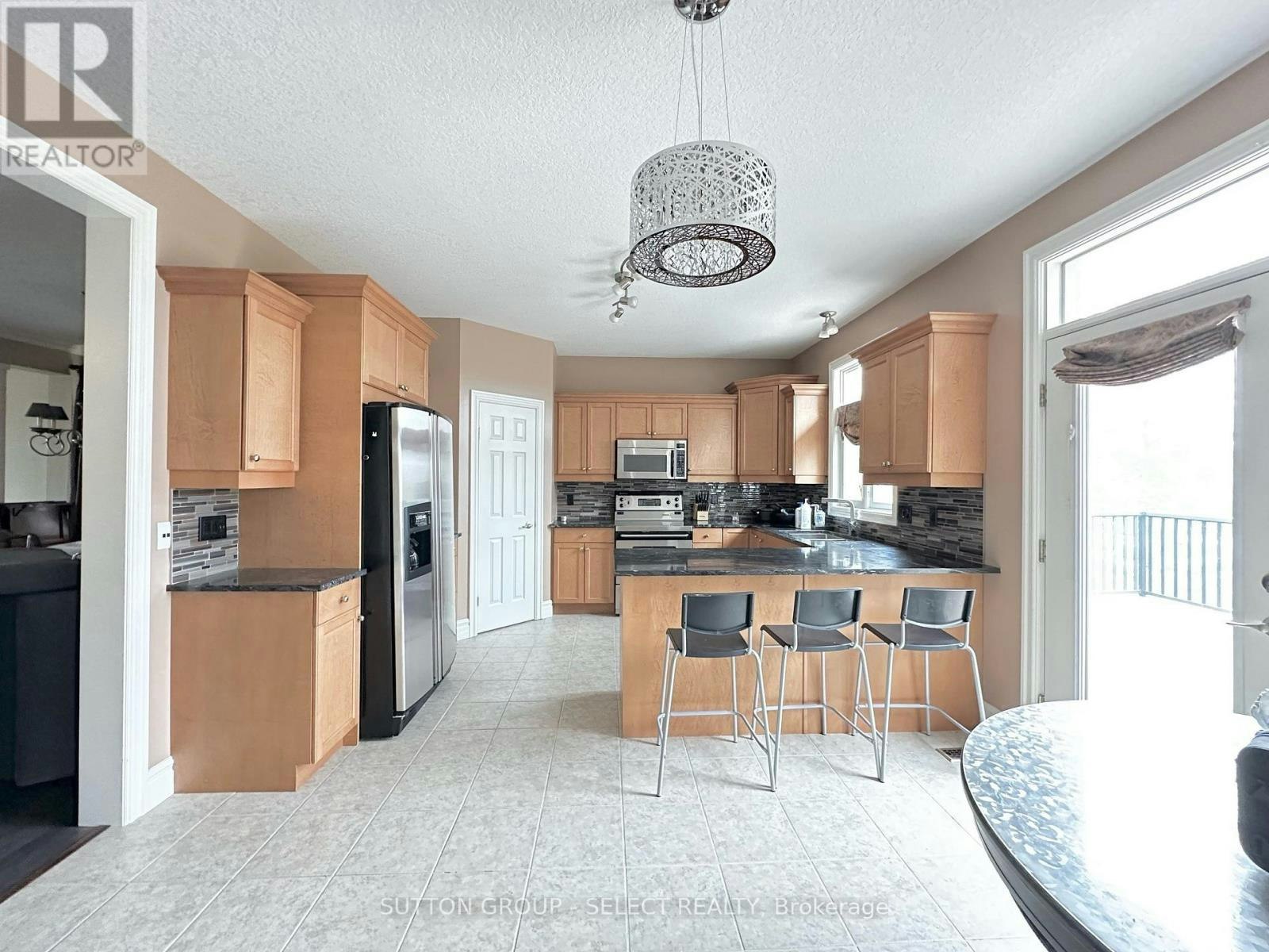 407 Kingbird Court, London, ON, N5X 4H6 - 8
