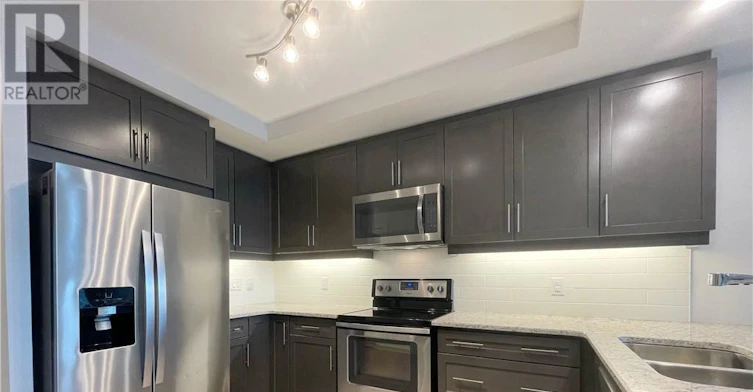 802-260 Villagewalk Boulevard, London, ON, N5X 0A6 - 13