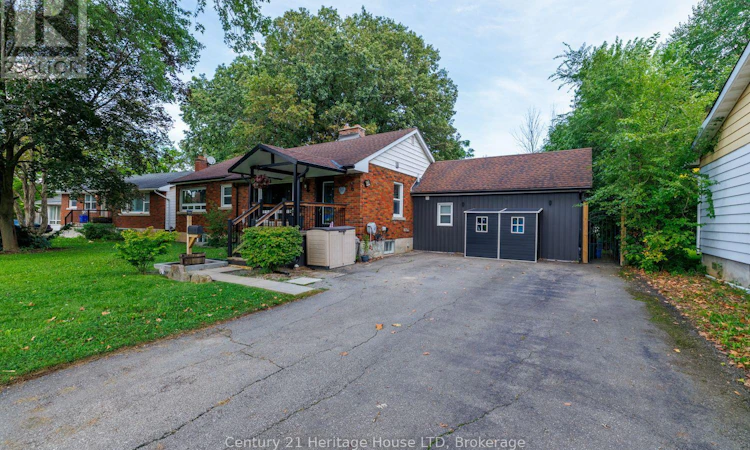 6 Greenock Circle