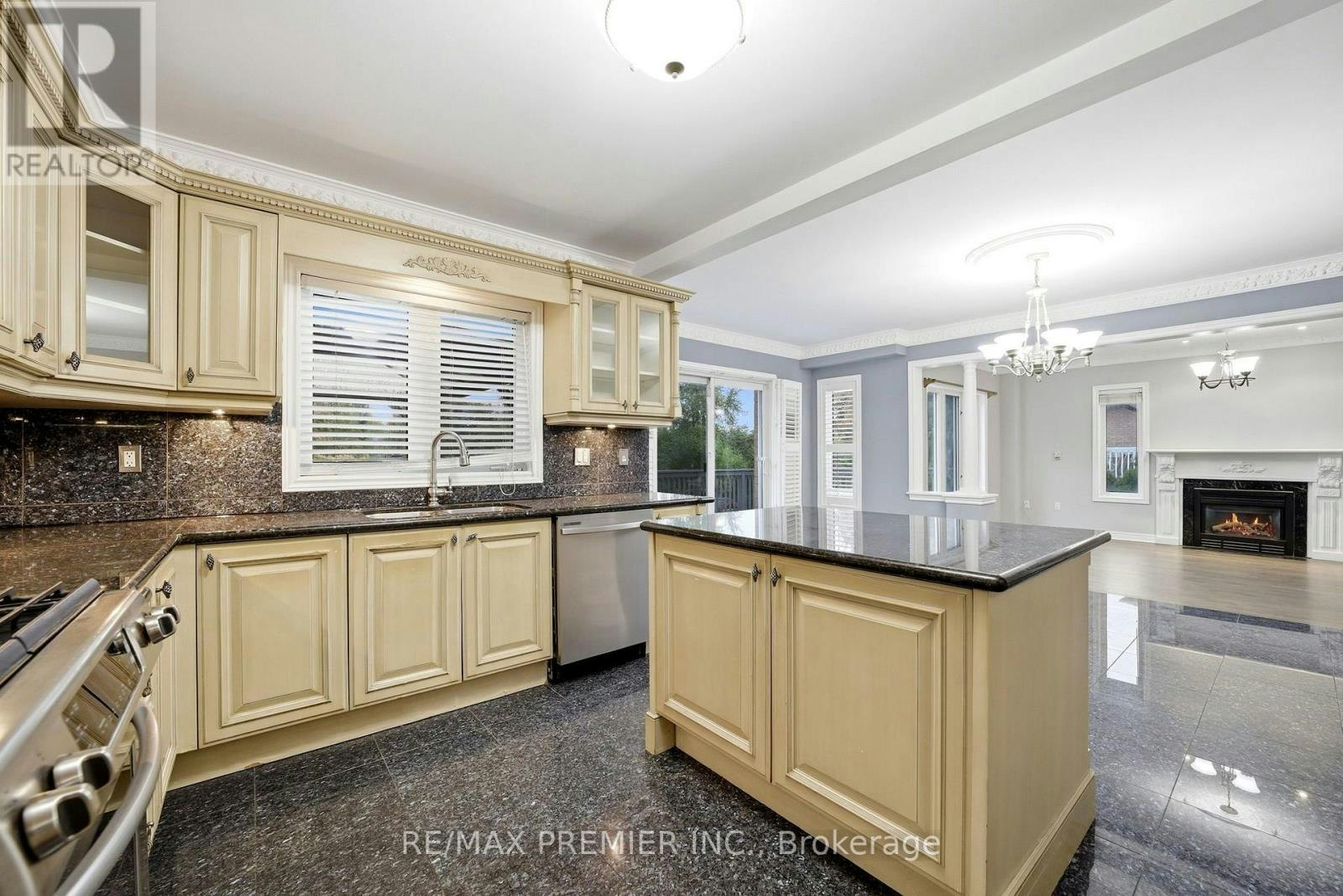 16 St Michele Place, Vaughan, ON, L4H 1H3 - 11