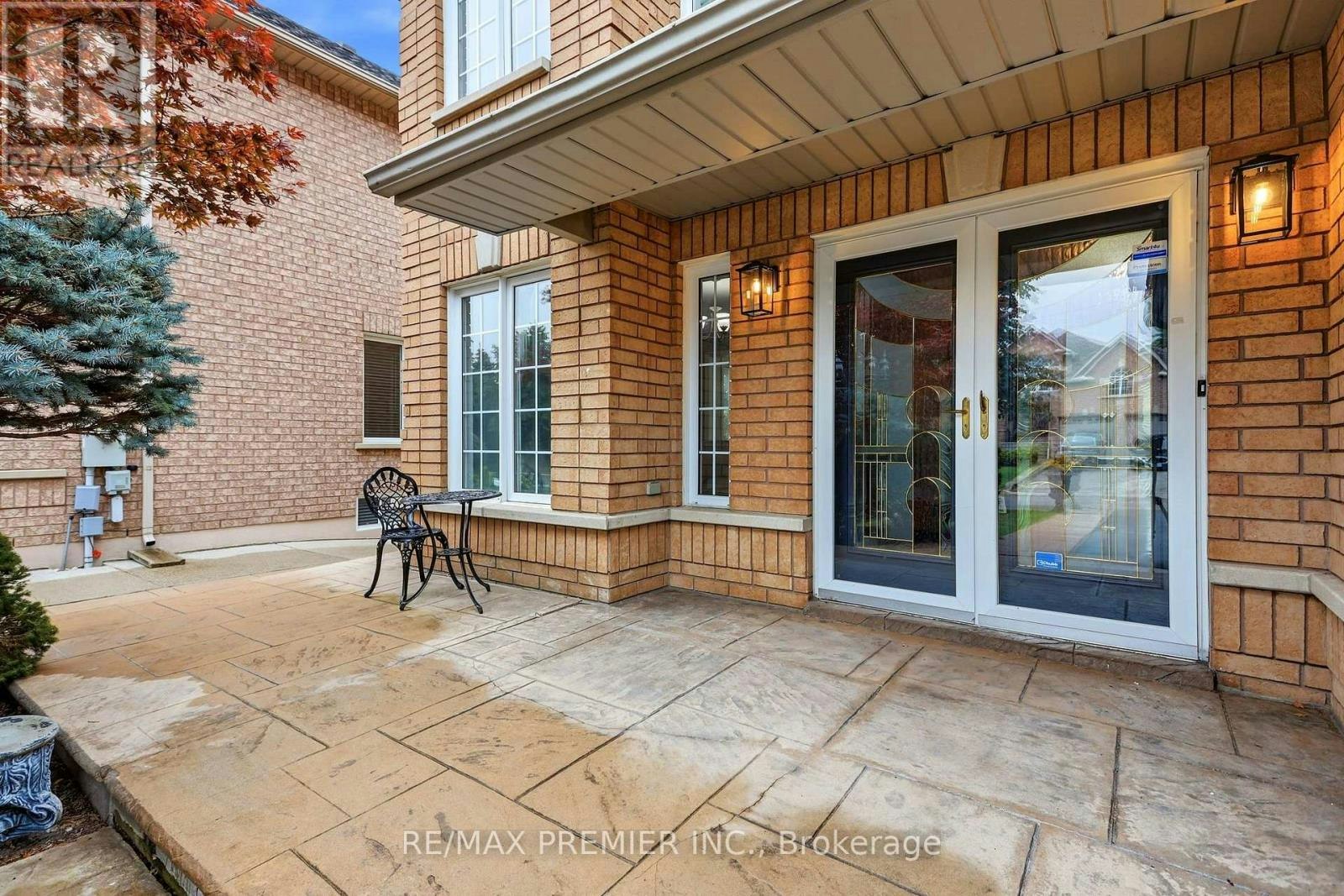 16 St Michele Place, Vaughan, ON, L4H 1H3 - 2