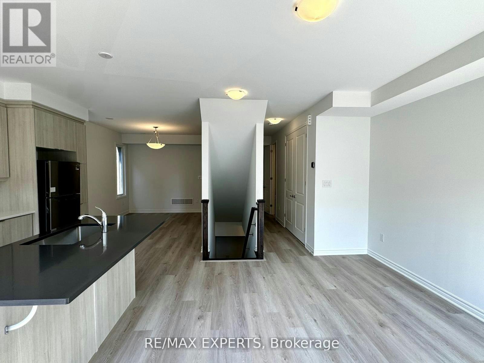 17 Pearen Lane, Barrie, ON, L9J 0G5 - 4