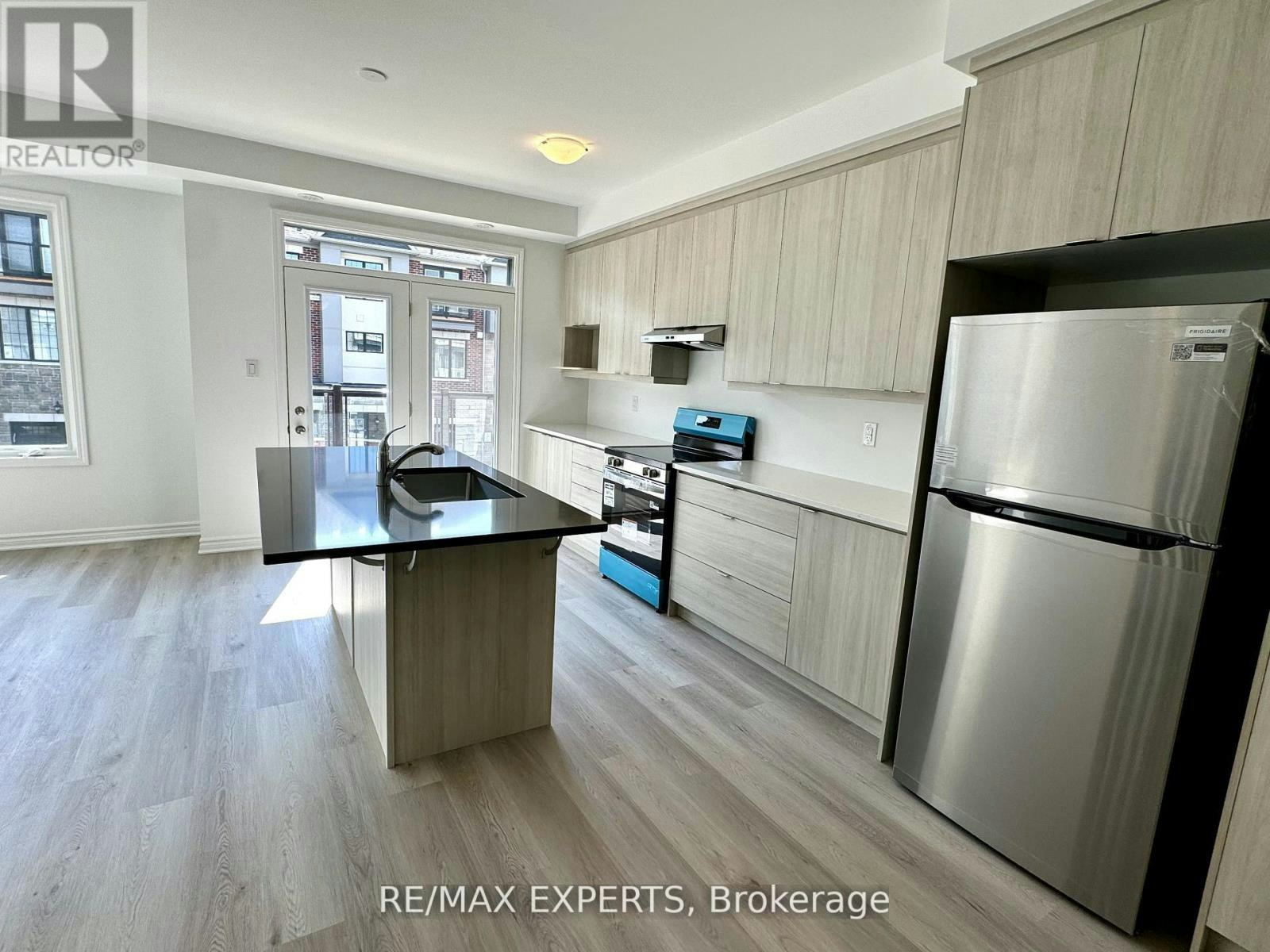17 Pearen Lane, Barrie, ON, L9J 0G5 - 9