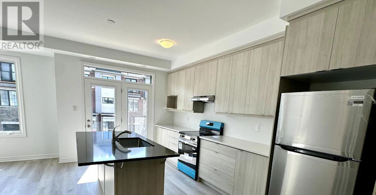 17 Pearen Lane, Barrie, ON, L9J 0G5 - 9