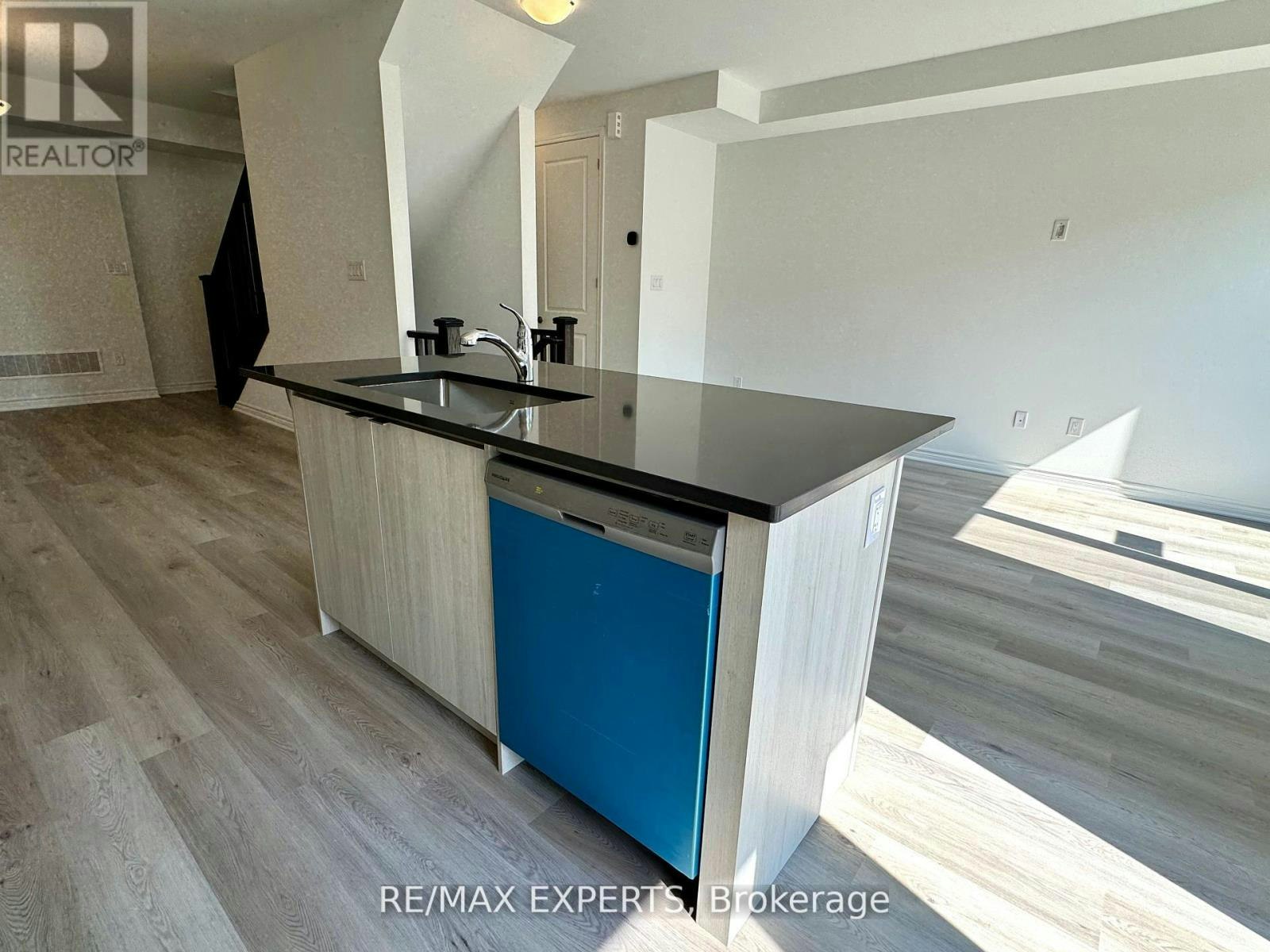 17 Pearen Lane, Barrie, ON, L9J 0G5 - 2