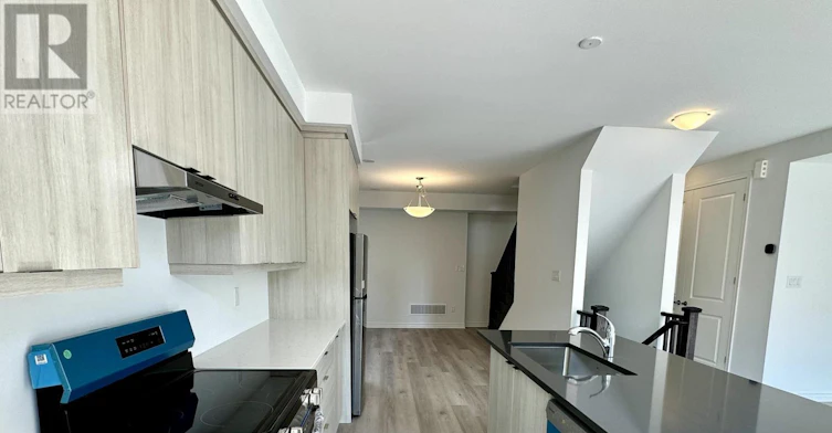 17 Pearen Lane, Barrie, ON, L9J 0G5 - 3