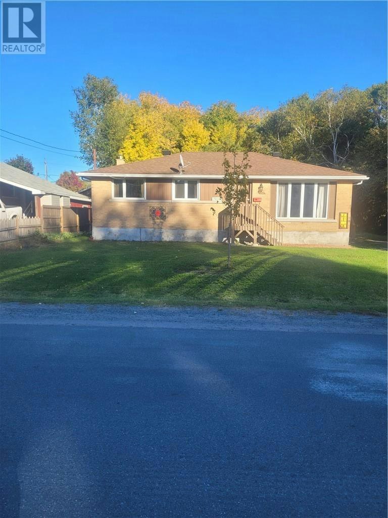 768 Danforth Avenue, Greater Sudbury, ON, P3A 3Y6