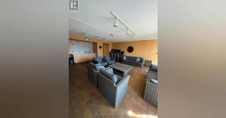 205-80 Athol Street E, Oshawa, ON, L1H 8B7 - 23