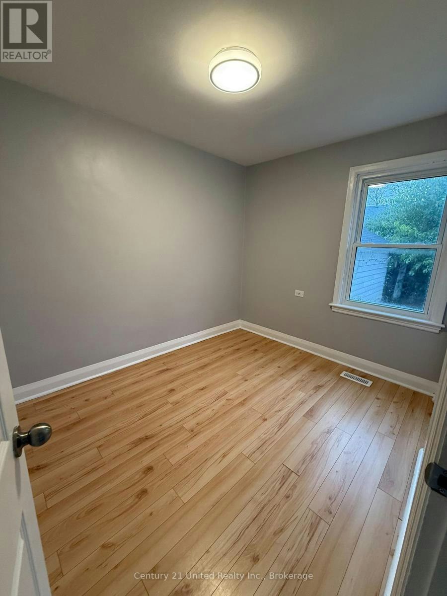 MAIN FLOOR-1055 Western Avenue, Peterborough, ON, K9J 5W5 - 12