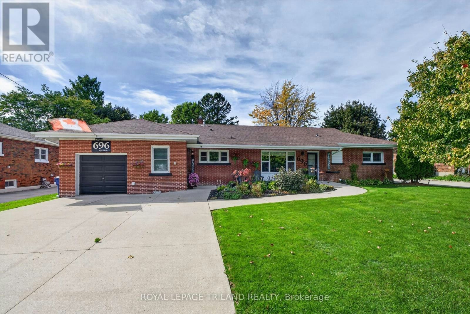 696 Queen Street, Chatham-Kent, ON, N7M 2K2