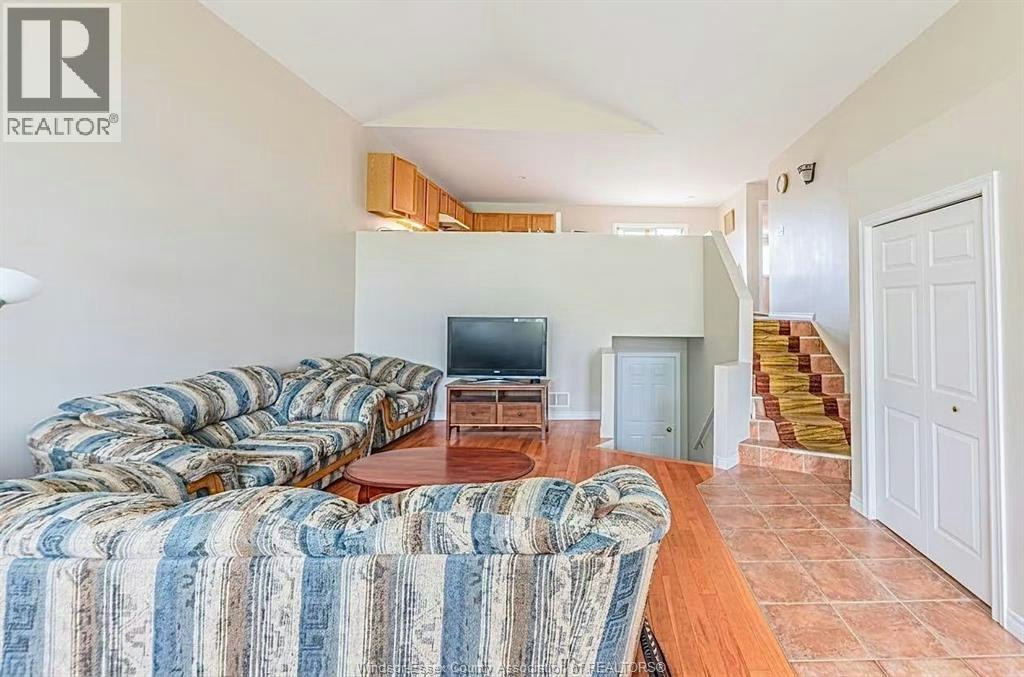 1328 Imperial Crescent, Windsor, ON, N9G 2T5 - 5