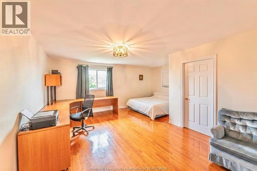 1328 Imperial Crescent, Windsor, ON, N9G 2T5 - 9
