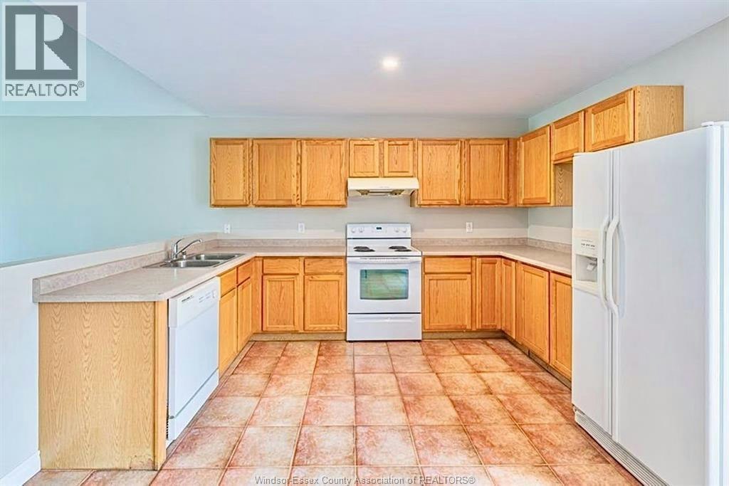 1328 Imperial Crescent, Windsor, ON, N9G 2T5 - 8