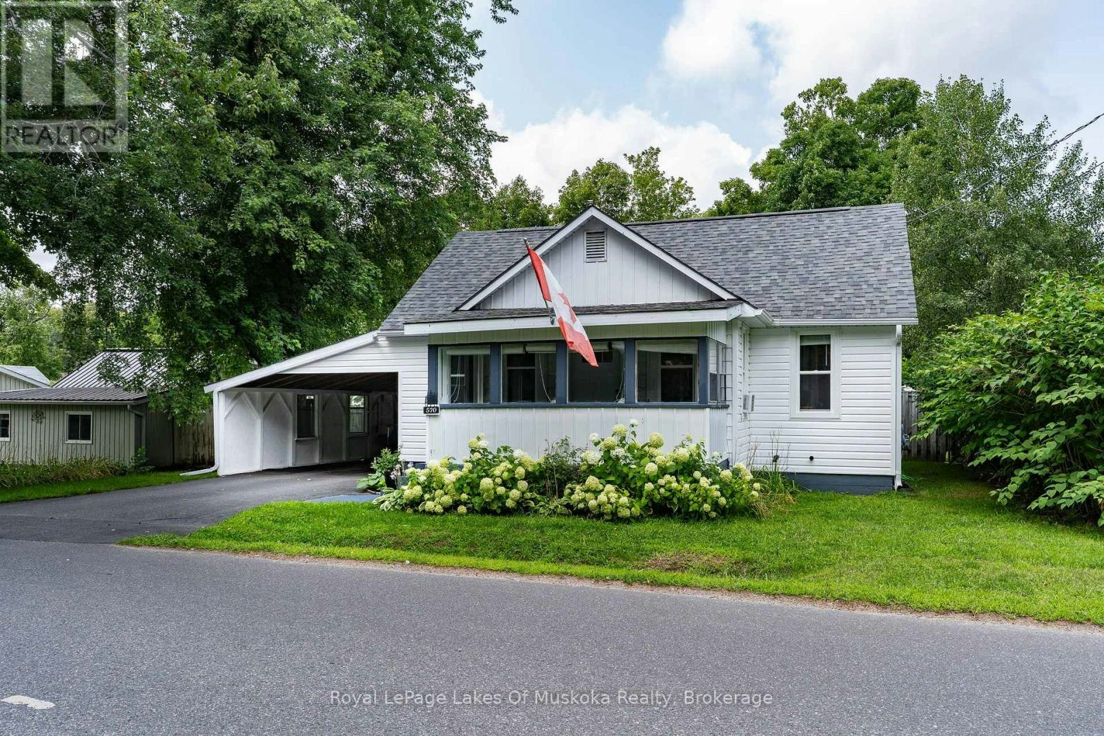 570 Pinedale Road, Gravenhurst, ON, P1P 1M1