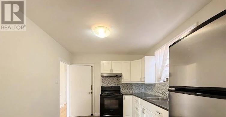 2ND FL-82 Lanark Avenue, Toronto, ON, M6E 2G4 - 9