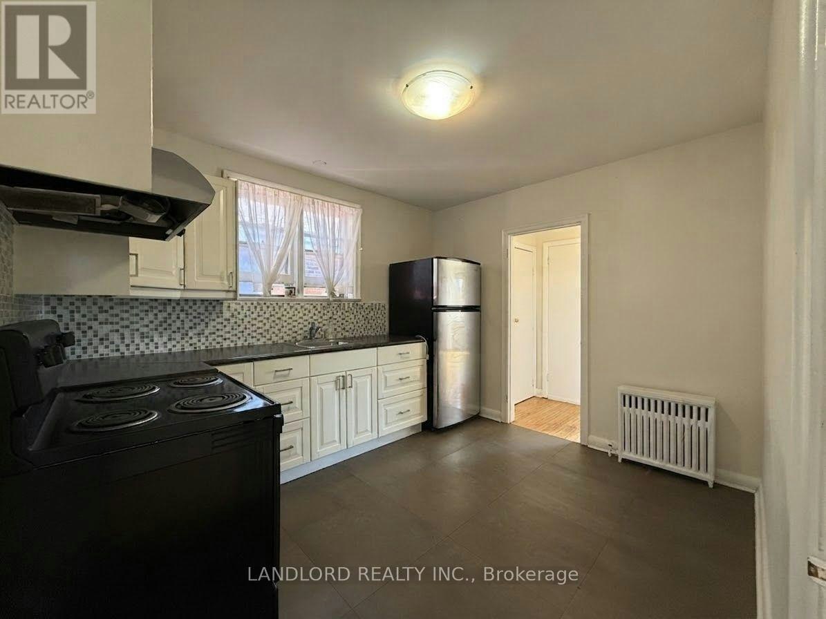 2ND FL-82 Lanark Avenue, Toronto, ON, M6E 2G4 - 11