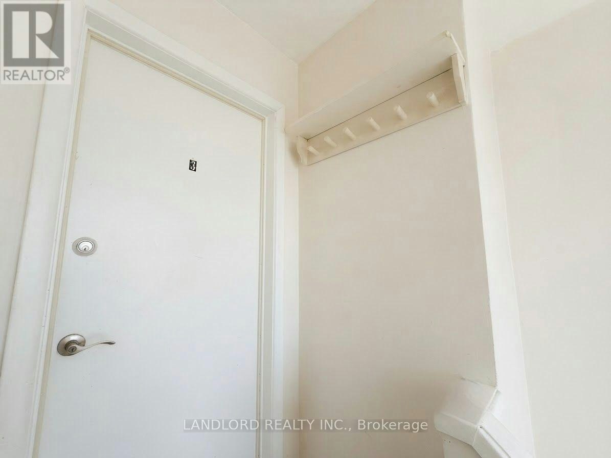 2ND FL-82 Lanark Avenue, Toronto, ON, M6E 2G4 - 26