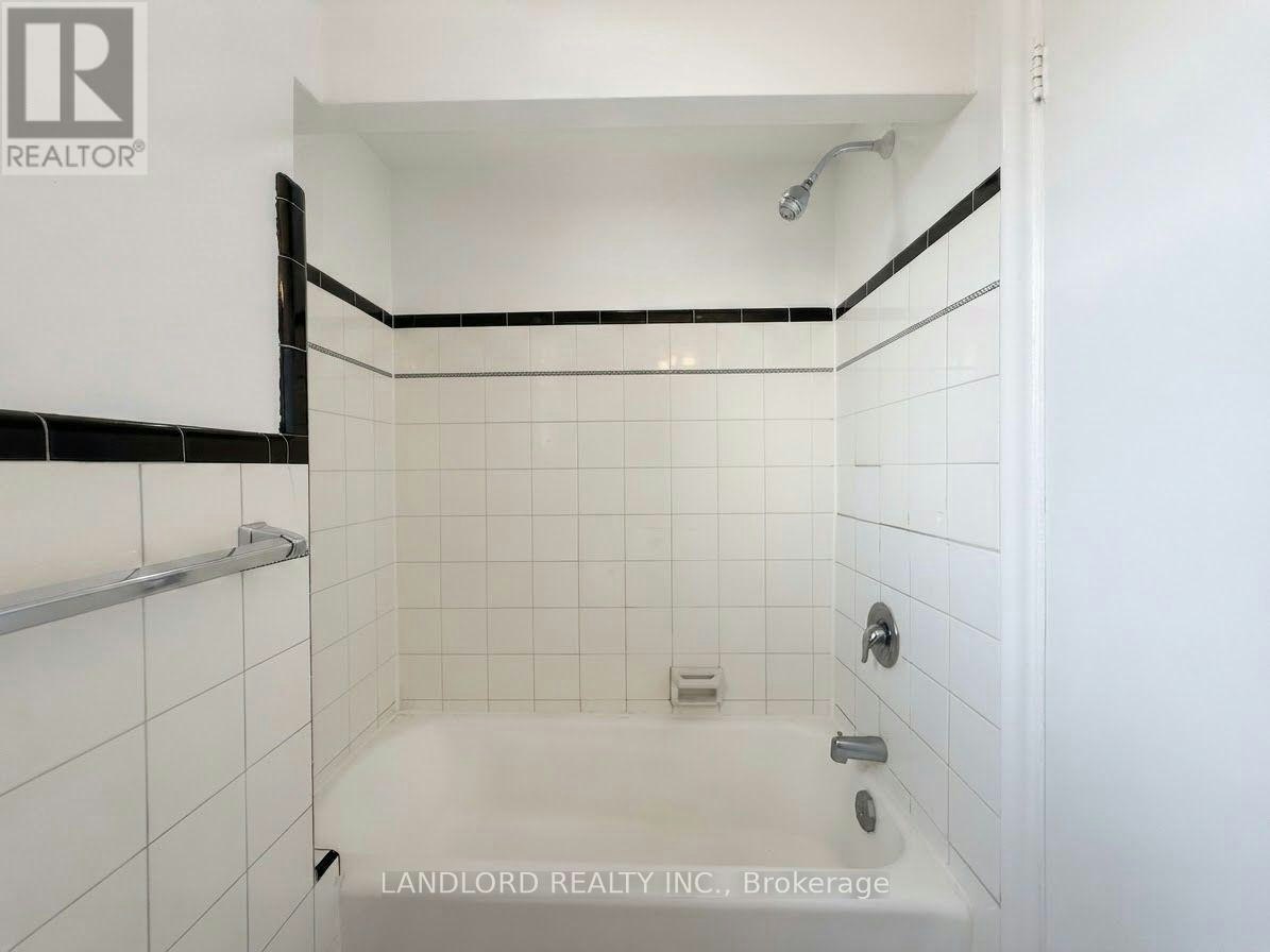 2ND FL-82 Lanark Avenue, Toronto, ON, M6E 2G4 - 15