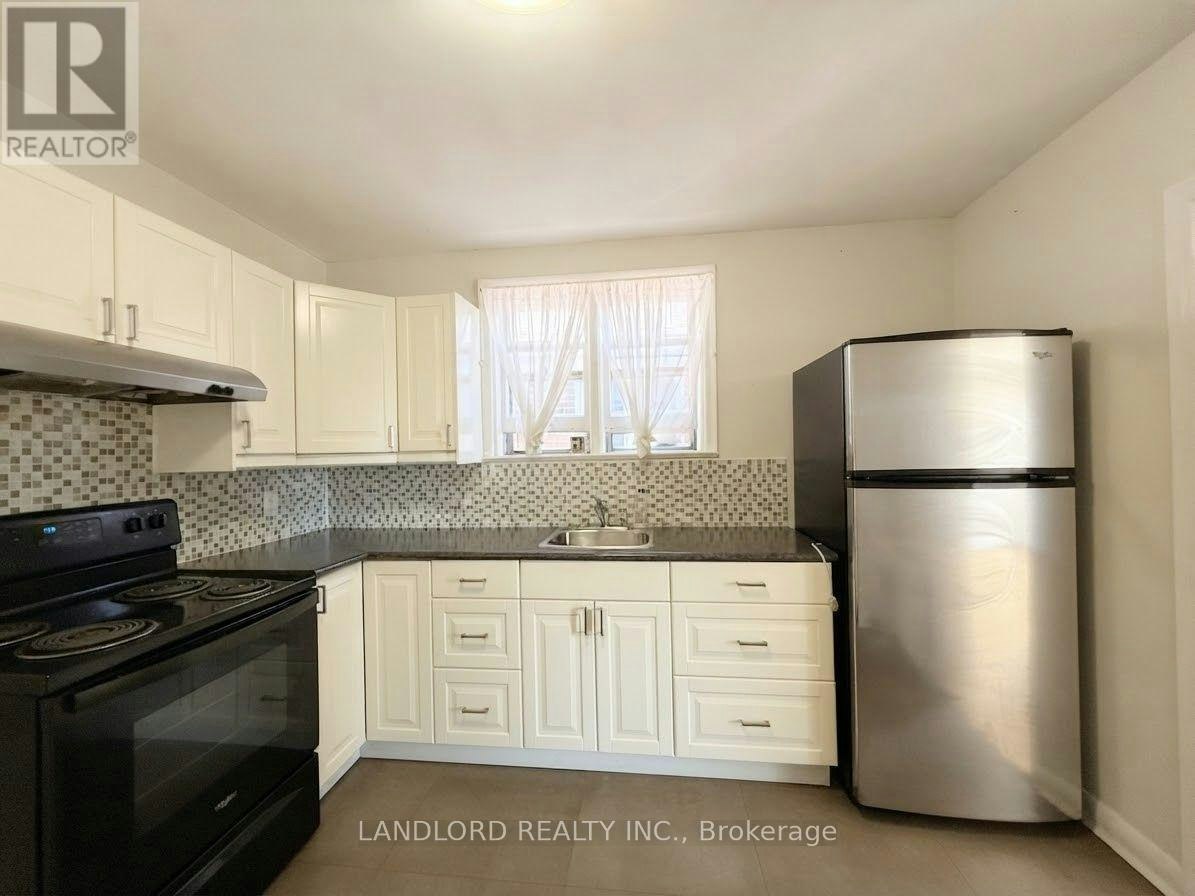 2ND FL-82 Lanark Avenue, Toronto, ON, M6E 2G4 - 10
