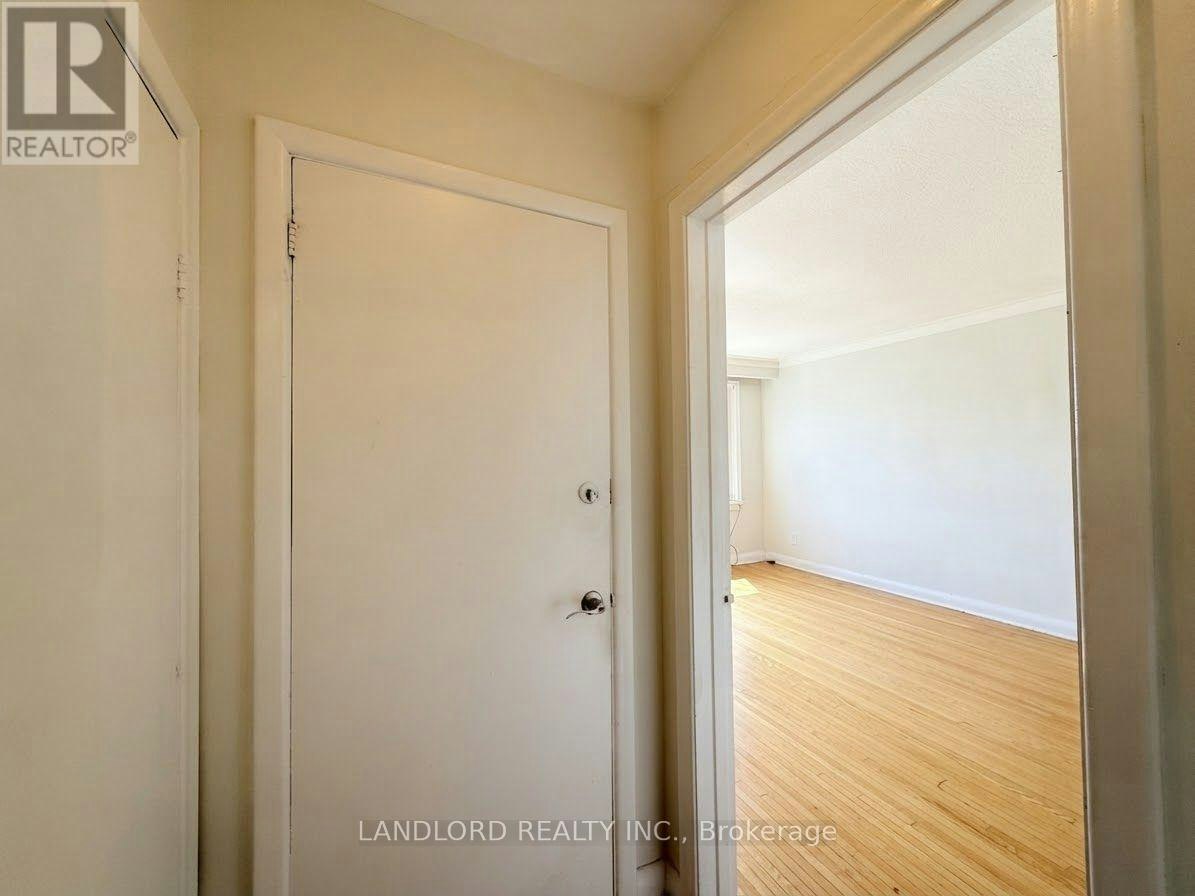 2ND FL-82 Lanark Avenue, Toronto, ON, M6E 2G4 - 12