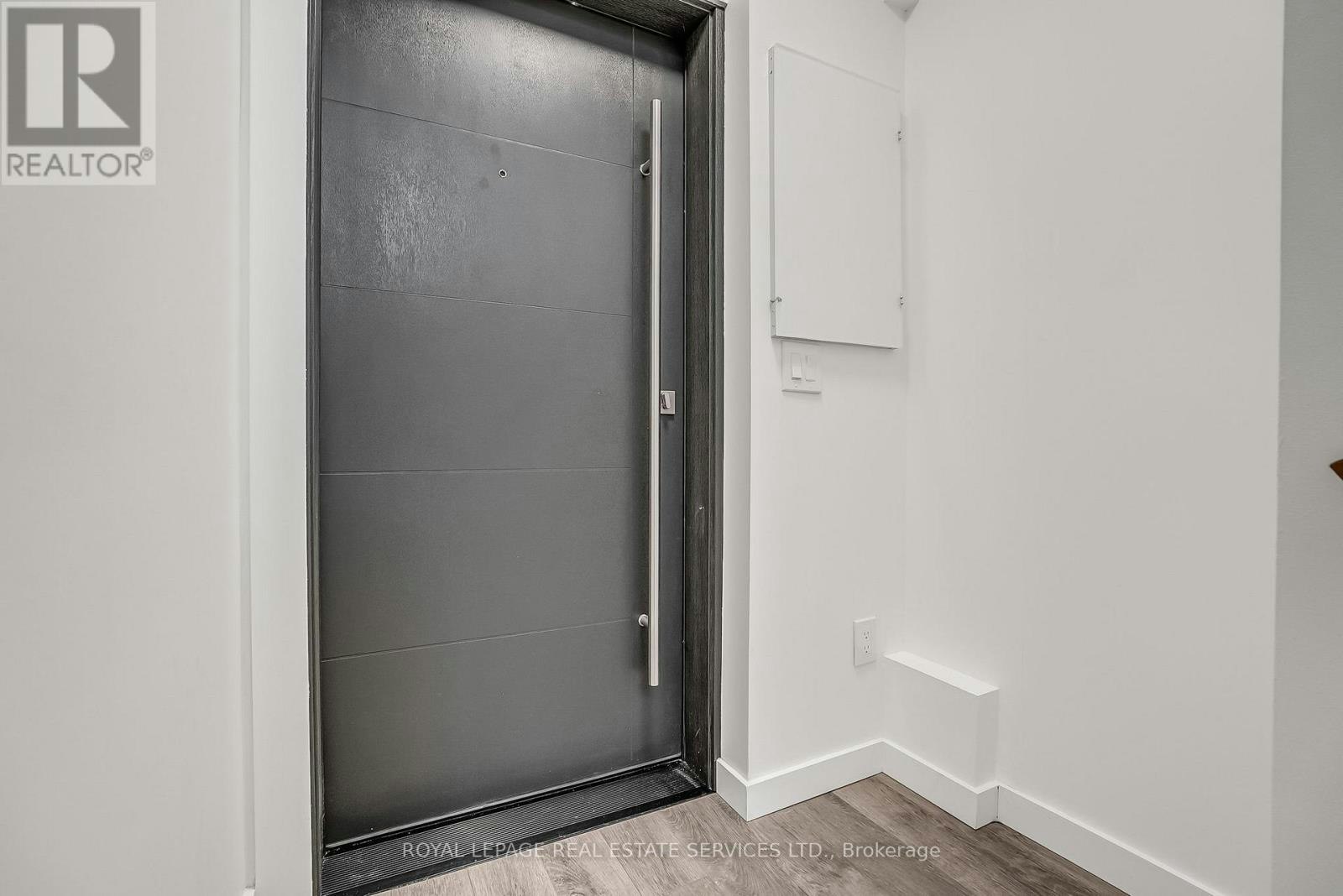 C-439 Winona Drive, Toronto, ON, M6C 3T4 - 9