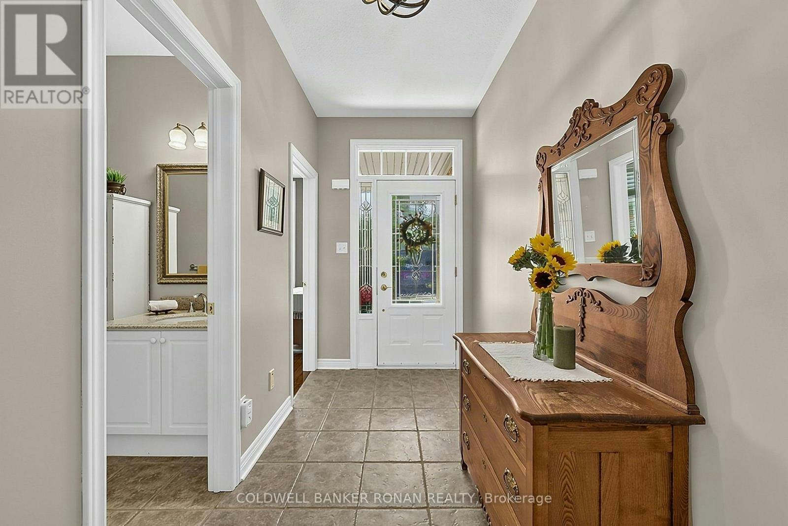 5 Hilliard Court, Caledon, ON, L7C 1R3 - 2