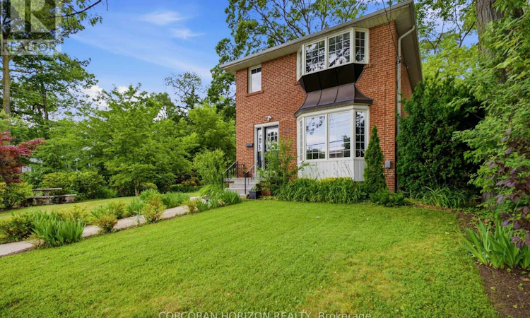 77 Mineola Road E