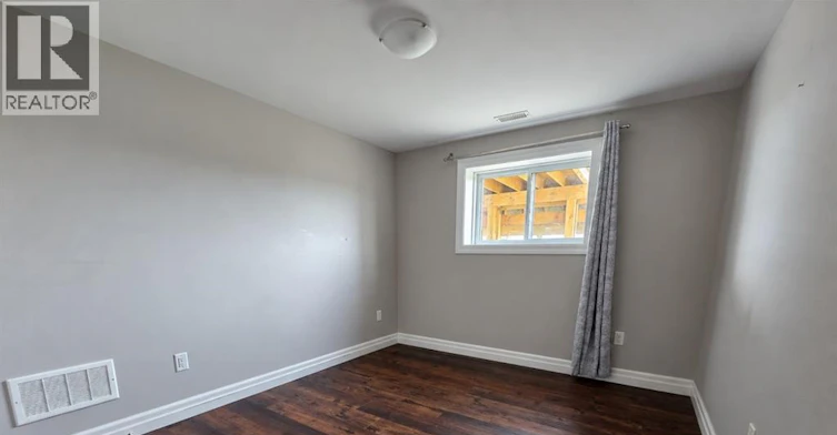 LOWER-149 Lane Street, Essex, ON, M8M 0B1 - 4