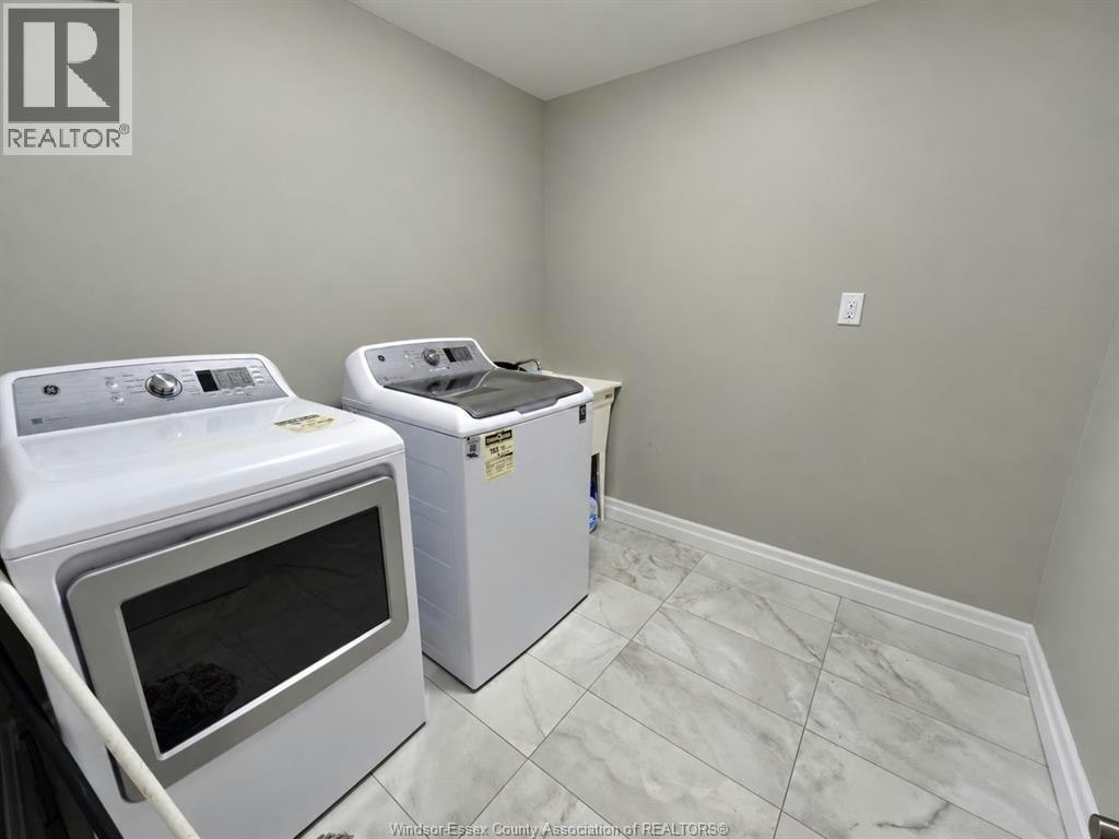 LOWER-149 Lane Street, Essex, ON, M8M 0B1 - 7