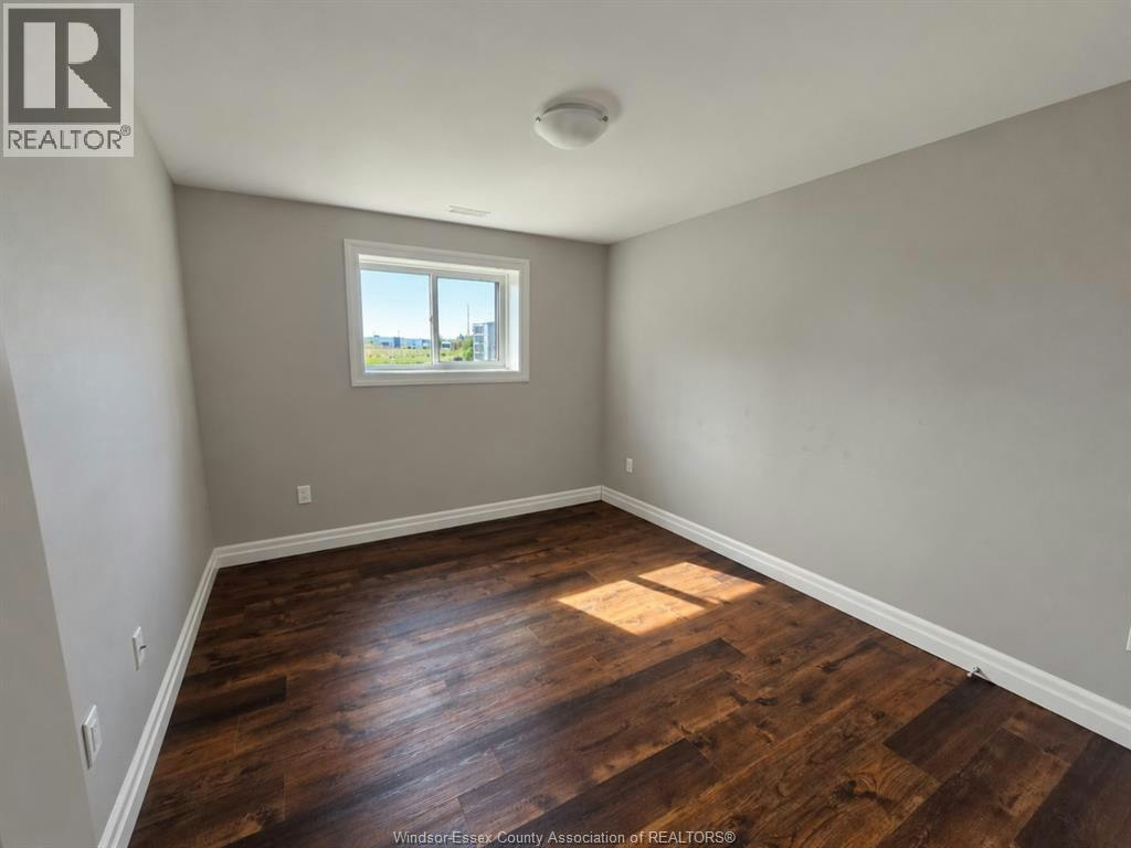 LOWER-149 Lane Street, Essex, ON, M8M 0B1 - 5
