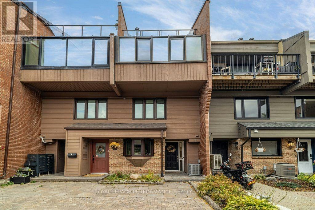 2-251 Bruyere Street, Ottawa, ON, K1N 5E5