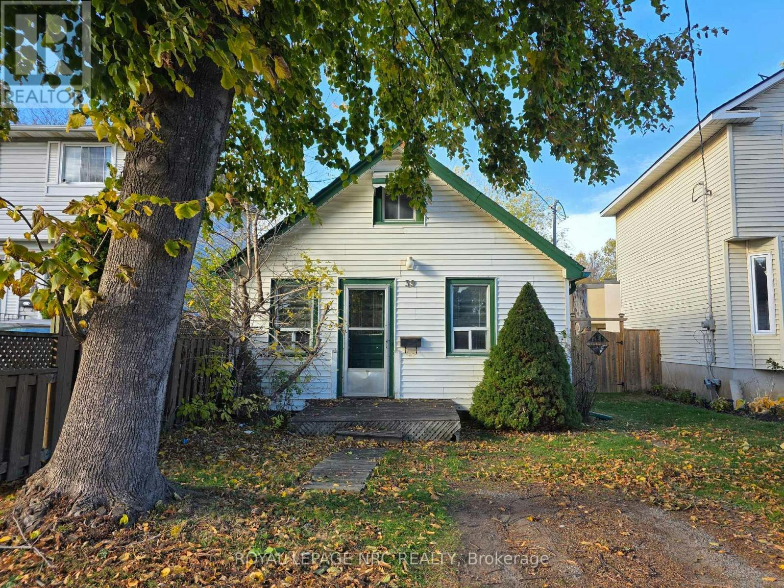 39 Manchester Avenue, St. Catharines, ON, L2R 1N9