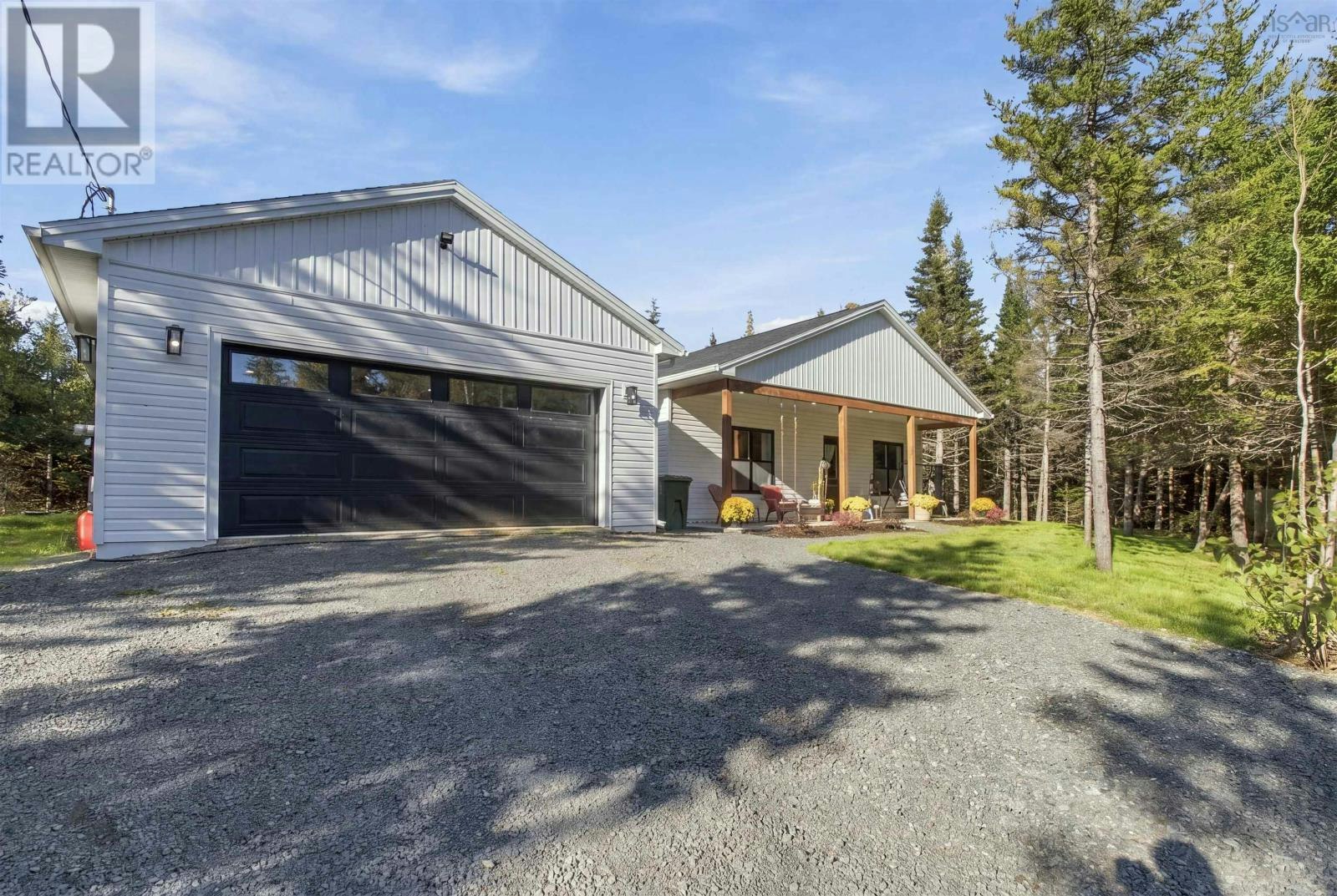 48 Explorer Loop, East Uniacke, NS, B0N 1Z0
