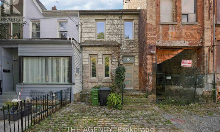 87 Niagara Street