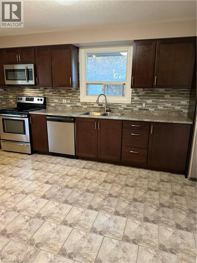 207 Sheldon Avenue N, Kitchener, ON, N2H 3M7