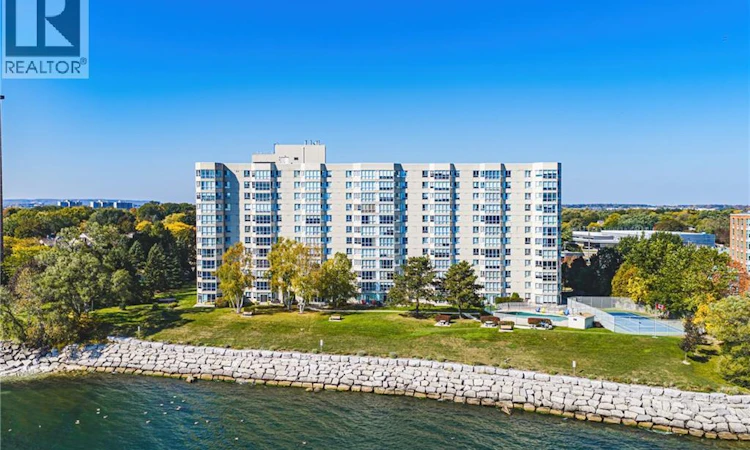 912-5280 Lakeshore Road