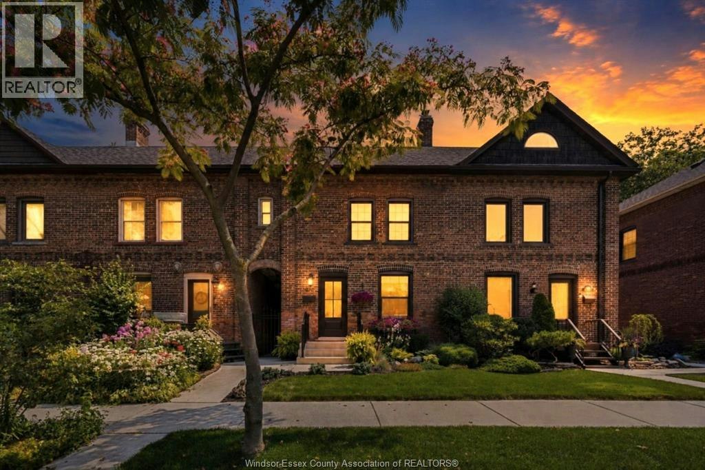 864 Monmouth Road, Windsor, ON, N8Y 3L4
