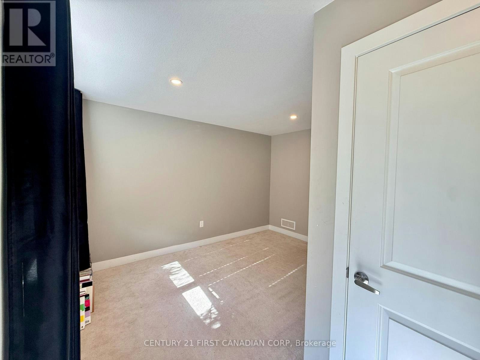40-1960 Dalmagarry Road, London, ON, N6G 0T8 - 3