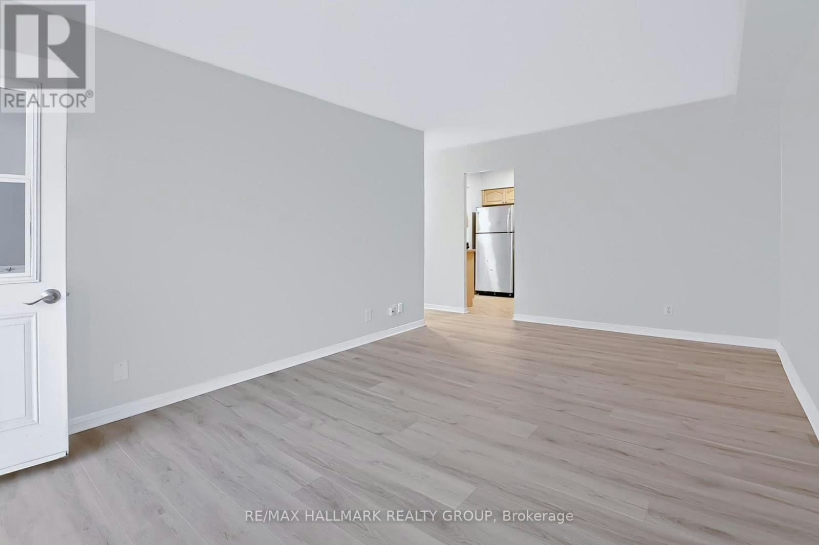 203 158a Mcarthur Avenue, Ottawa, ON, K1L 7E7 - 9