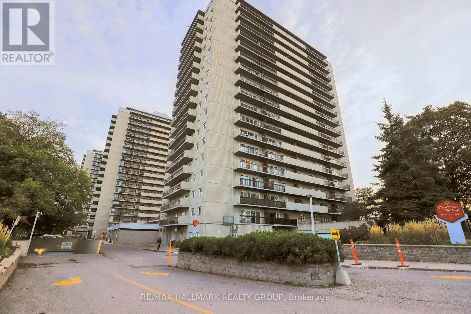 203 158a Mcarthur Avenue, Ottawa, ON, K1L 7E7