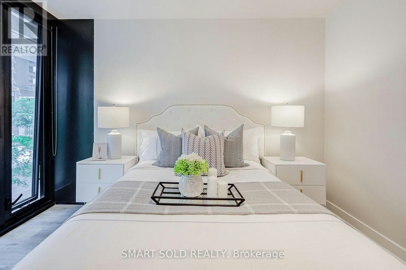TH05-55 Charles Street E, Toronto, ON, M4Y 0J1 - 11