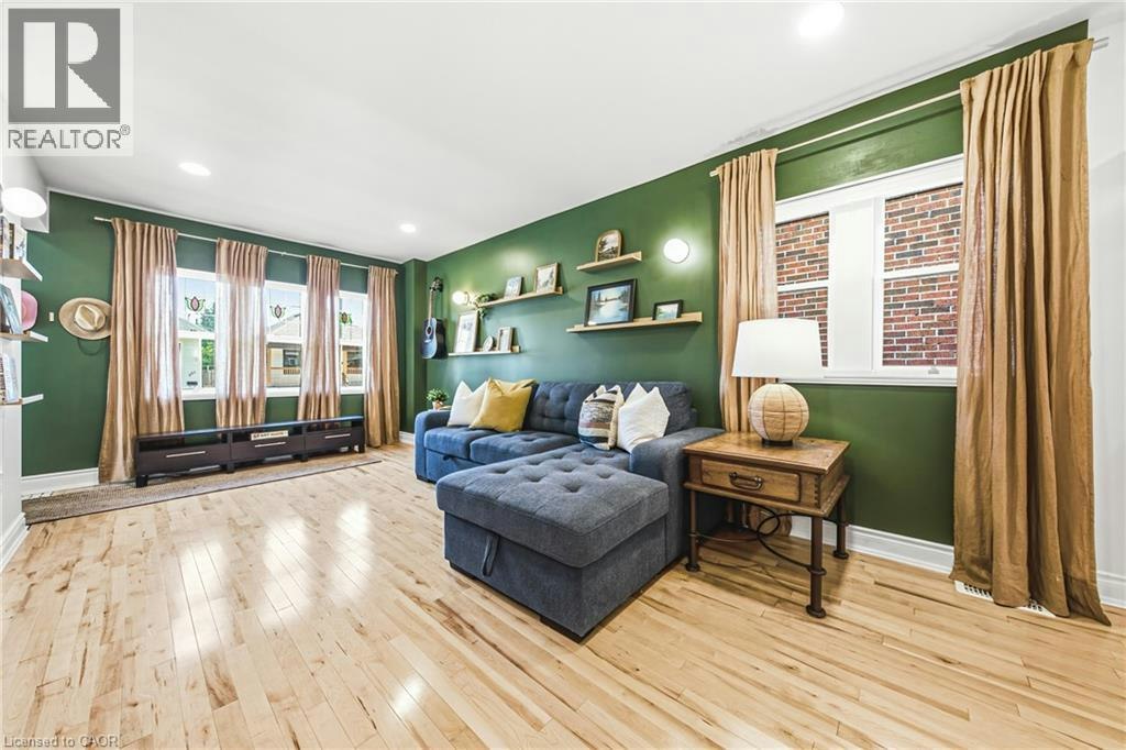 255 Weir Street N, Hamilton, ON, L8H 5G2
