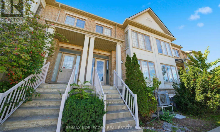 37-8900 Bathurst Street
