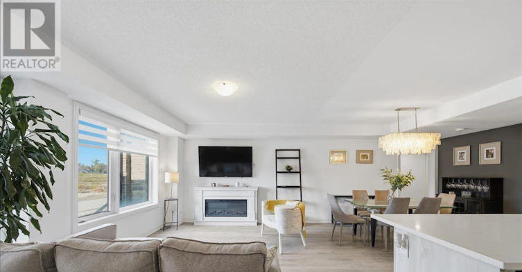 32 Magnolia Lane, Barrie, ON, L9J 0N9