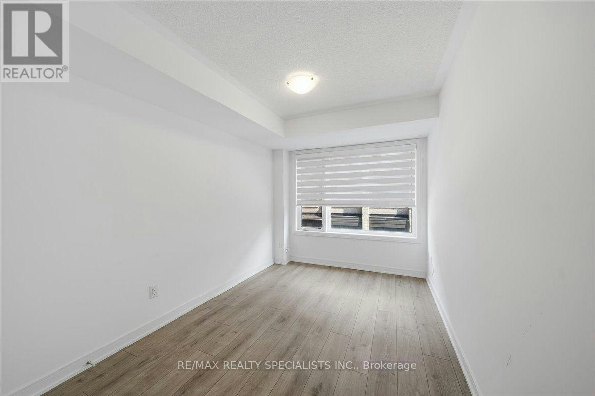 32 Magnolia Lane, Barrie, ON, L9J 0N9 - 13