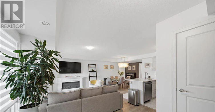 32 Magnolia Lane, Barrie, ON, L9J 0N9 - 2