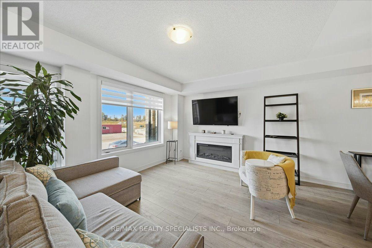 32 Magnolia Lane, Barrie, ON, L9J 0N9 - 3